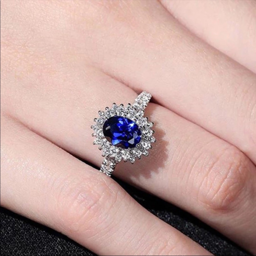 New Women’s 925 Silver Sparkling Sapphire Ring - Picture 2 of 5